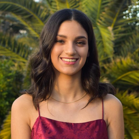 Meet your Posher, Adelina - Picture 2 of 3